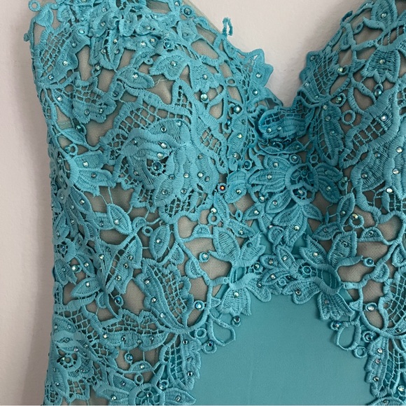 Tony Bowls Paris Formal Dress - Turquoise - Size 4 - Picture 9 of 15